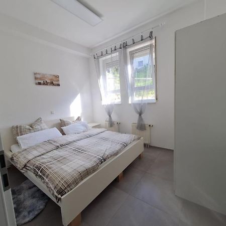 Pension Am Rathaus, 24H Check-In Mundelsheim Εξωτερικό φωτογραφία